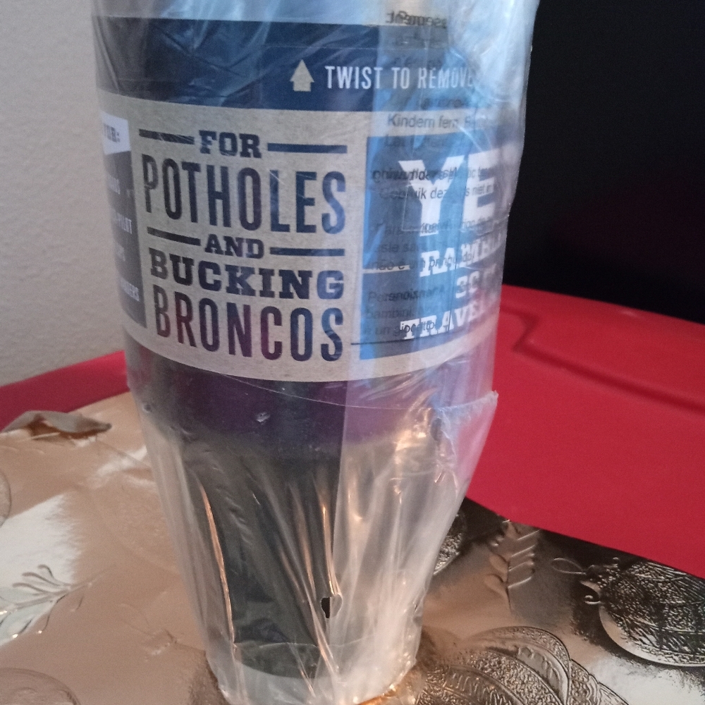 Yeti Rambler 30oz Travel Mug - Picture 5 of 5